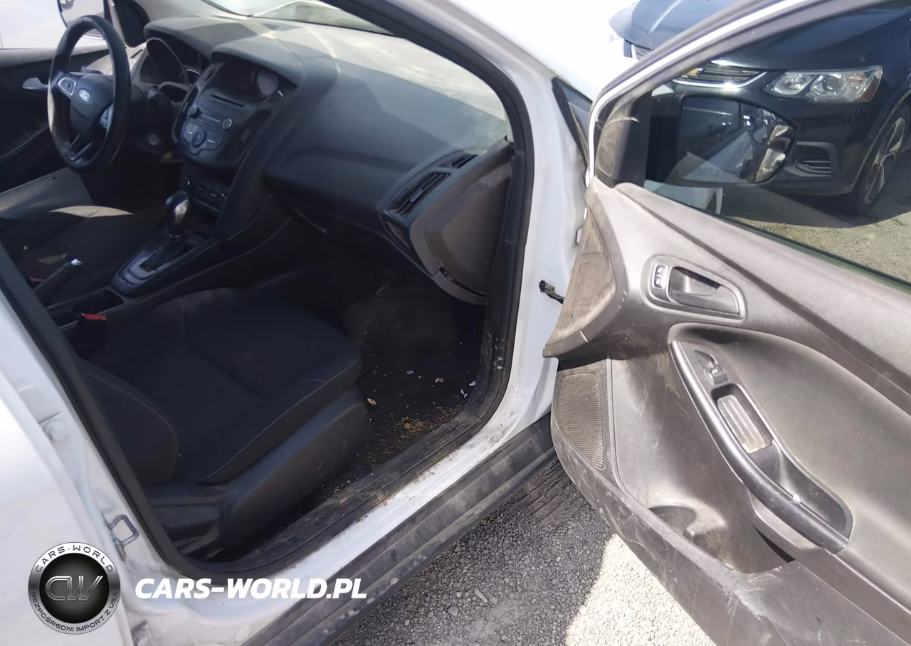 2017 Ford Focus S VIN:1FADP3E24HL282085 - 5