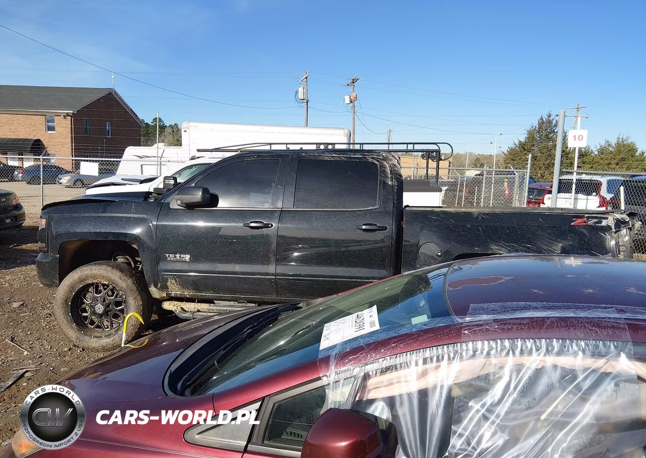 2018 Chevrolet Silverado 1500 2Lt VIN:3GCUKREC7JG401366 - 14