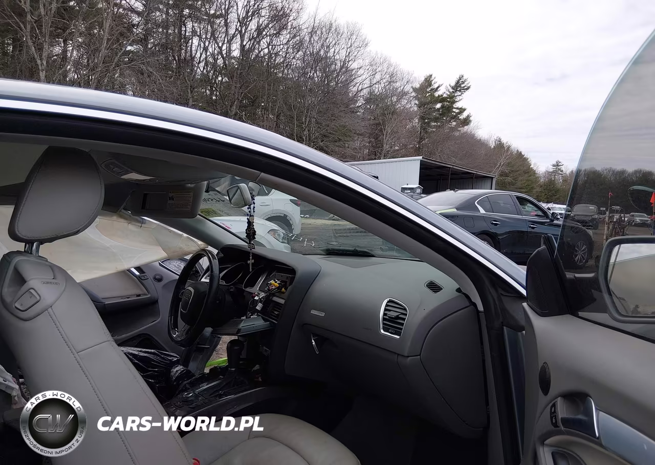 2011 Audi A5 2.0T Premium VIN:WAUCFAFR9BA079542 - 5