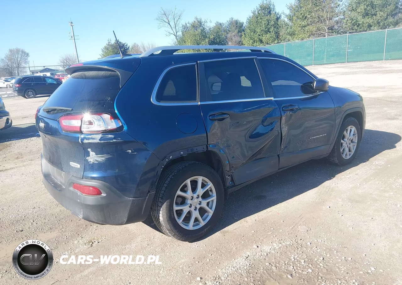 2018 Jeep Cherokee Latitude Plus Fwd VIN:1C4PJLLB4JD524255 - 4