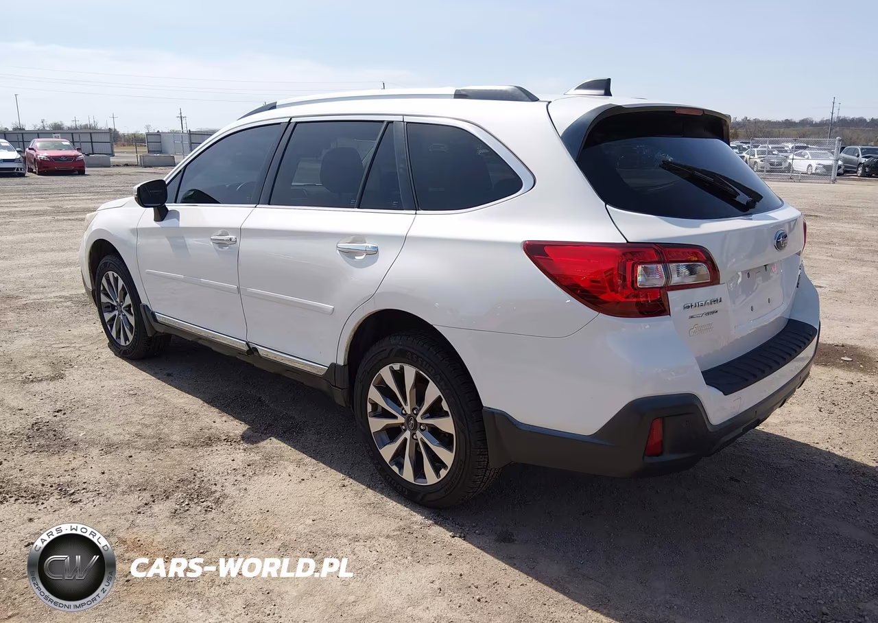 2018 Subaru Outback 2.5I Touring VIN:4S4BSATC4J3213124 - 3