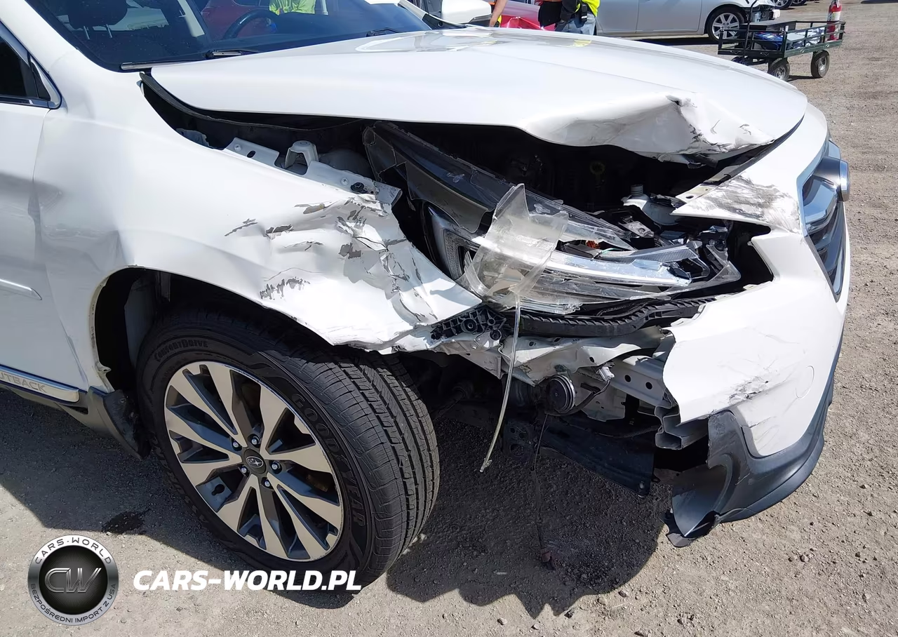 2018 Subaru Outback 2.5I Touring VIN:4S4BSATC4J3213124 - 6