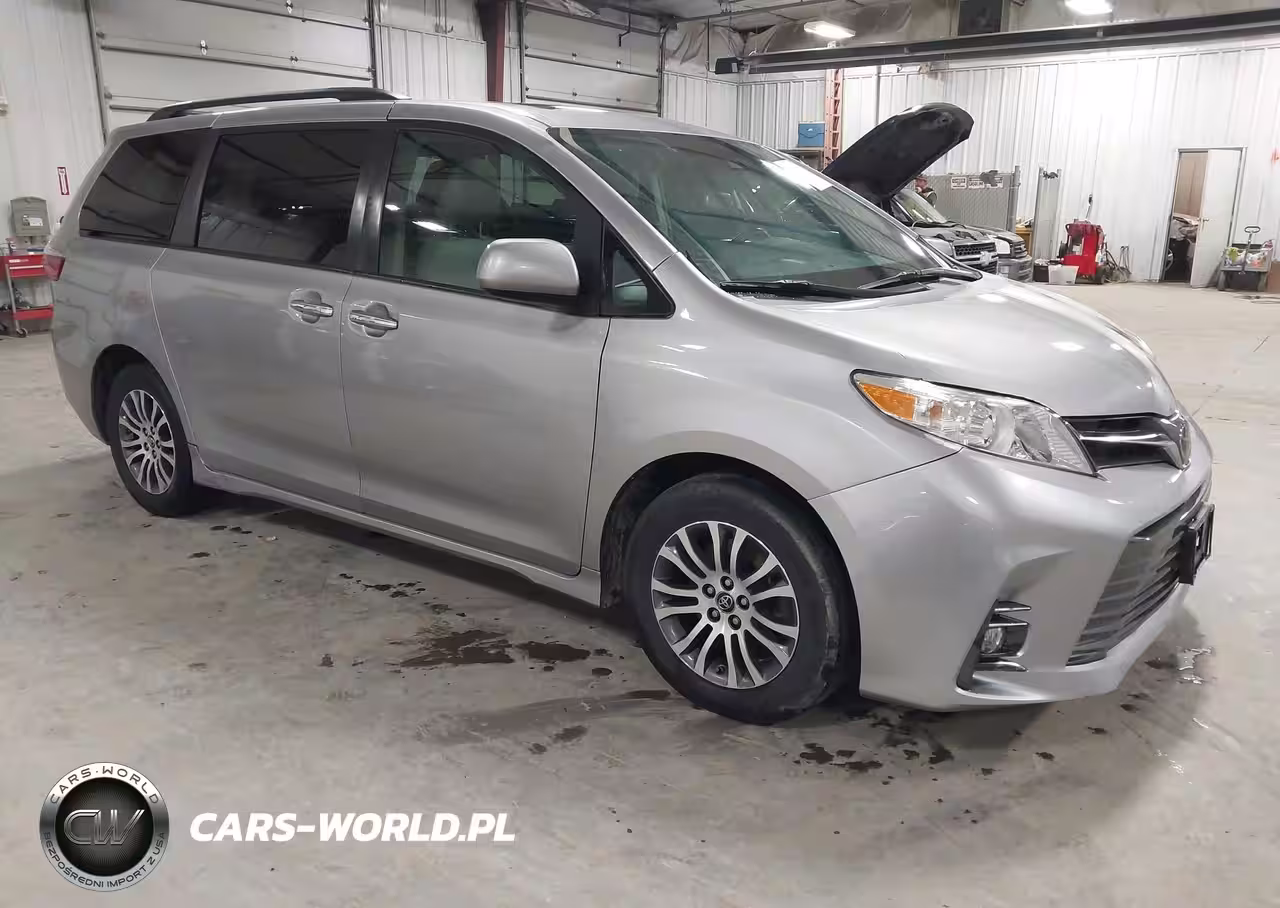 2018 Toyota Sienna Xle 8 Passenger