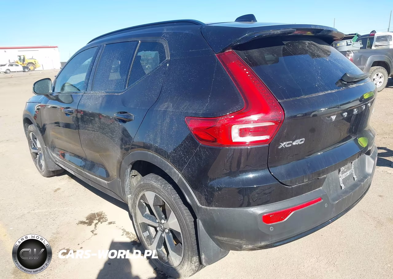 2024 Volvo Xc40 B5 Core Dark Theme VIN:YV4L12UK0R2231545 - 3