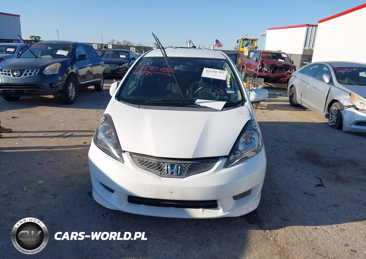 2011 Honda Fit Sport VIN:JHMGE8H57BC026304 - 12