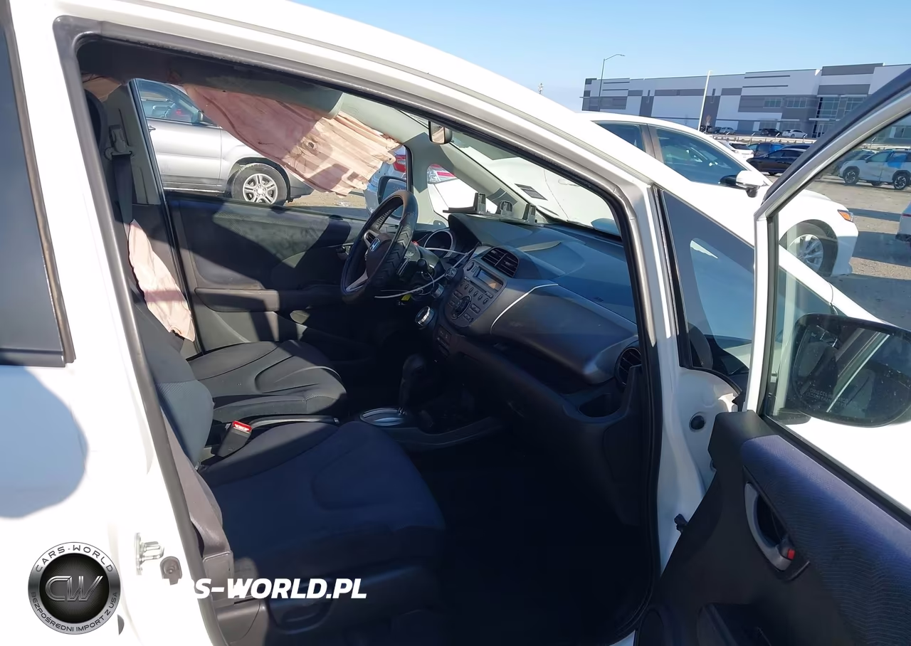 2011 Honda Fit Sport VIN:JHMGE8H57BC026304 - 5