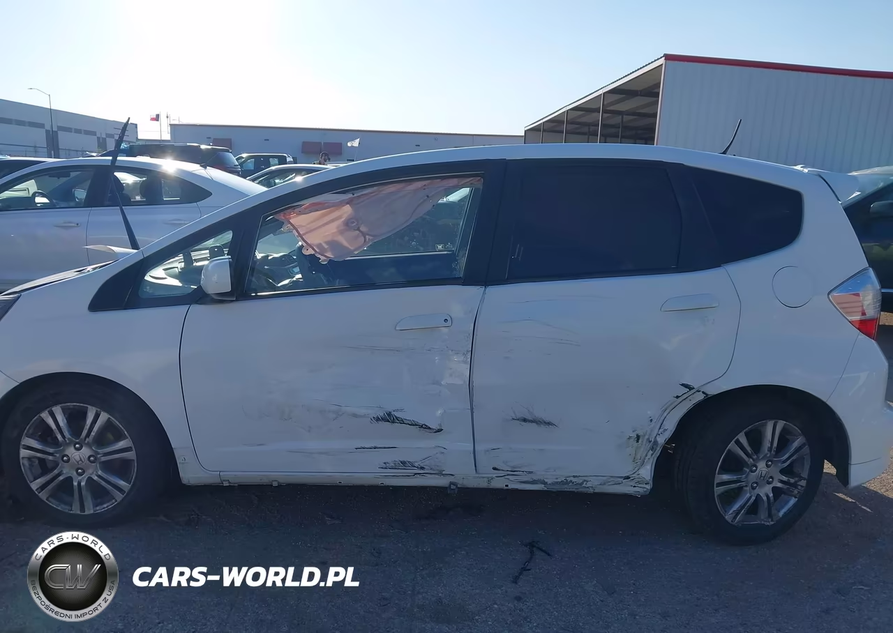 2011 Honda Fit Sport VIN:JHMGE8H57BC026304 - 6
