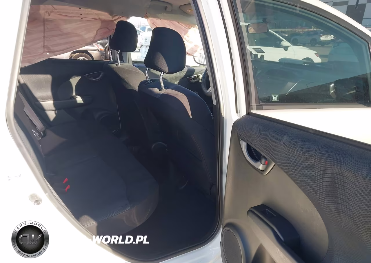 2011 Honda Fit Sport VIN:JHMGE8H57BC026304 - 8