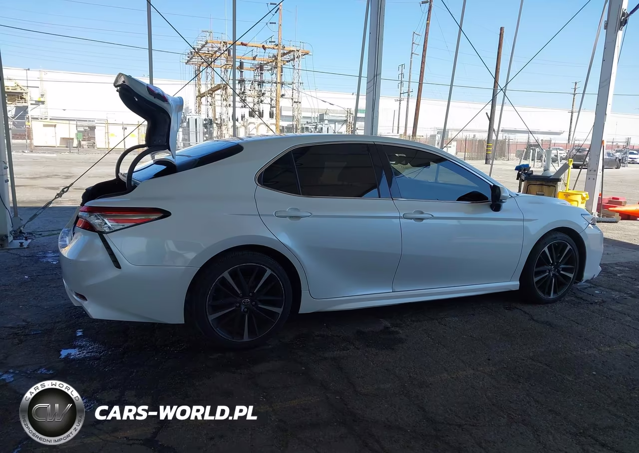 2018 Toyota Camry Xse VIN:4T1B61HK3JU134624 - 13