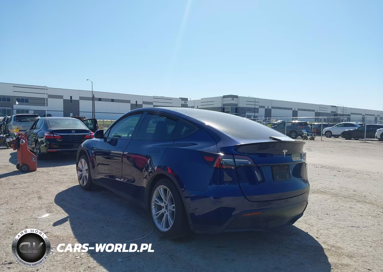 2022 Tesla Model Y Long Range Dual Motor All-Wheel Drive VIN:7SAYGAEE0NF428929 - 3