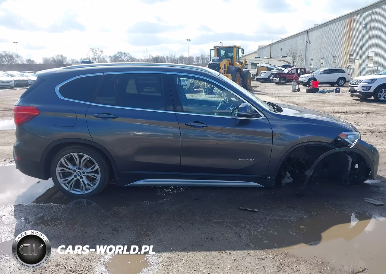 2017 BMW X1 xDrive28I VIN:WBXHT3Z39H4A54335 - 13