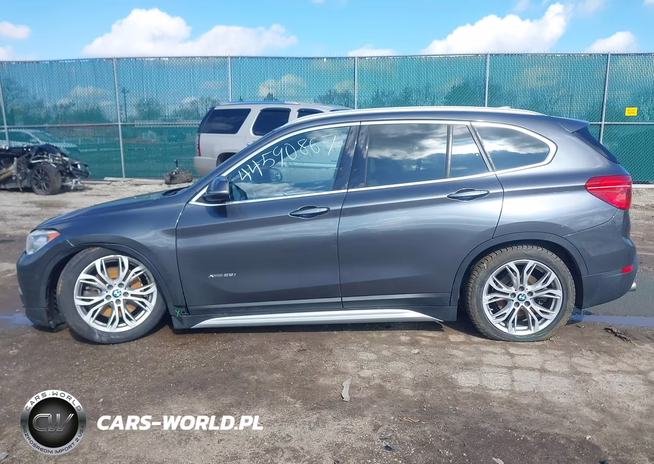 2017 BMW X1 xDrive28I VIN:WBXHT3Z39H4A54335 - 14
