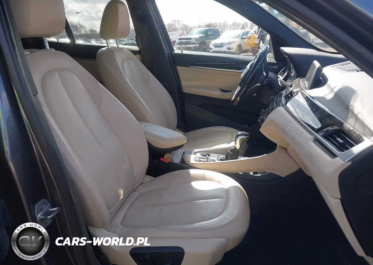 2017 BMW X1 xDrive28I VIN:WBXHT3Z39H4A54335 - 5