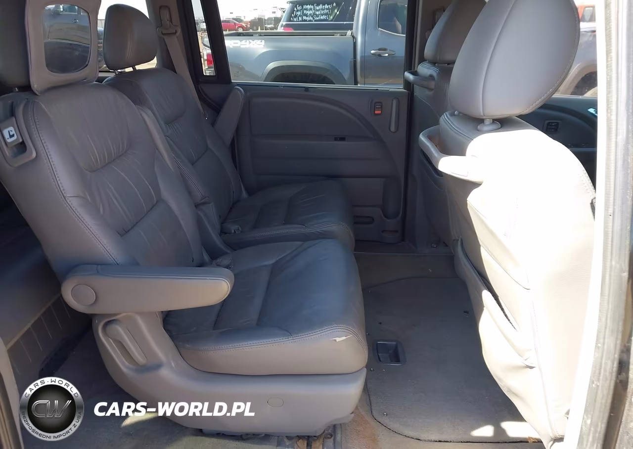 2010 Honda Odyssey Touring VIN:5FNRL3H99AB067914 - 8