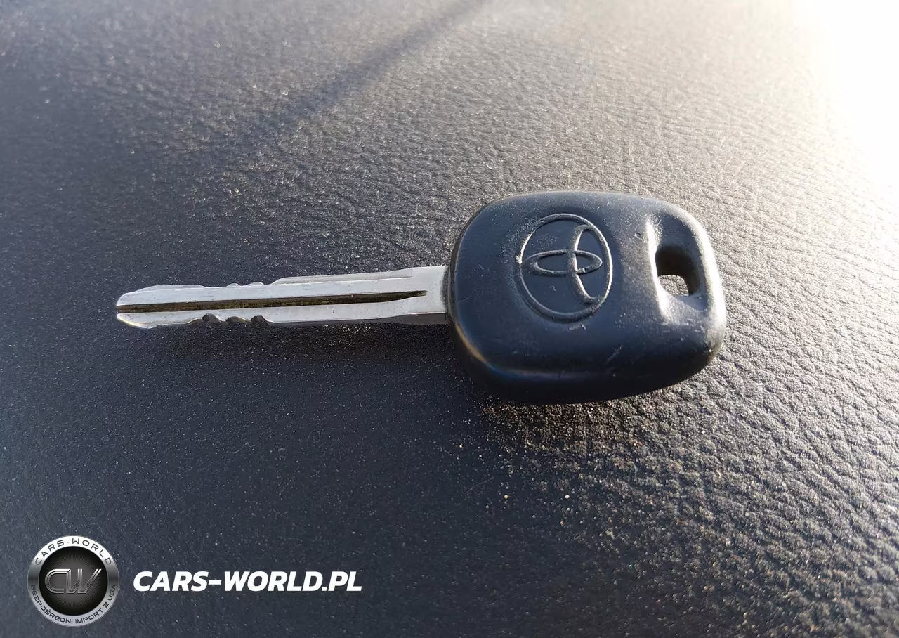 2007 Toyota Corolla S VIN:1NXBR32EX7Z802224 - 11
