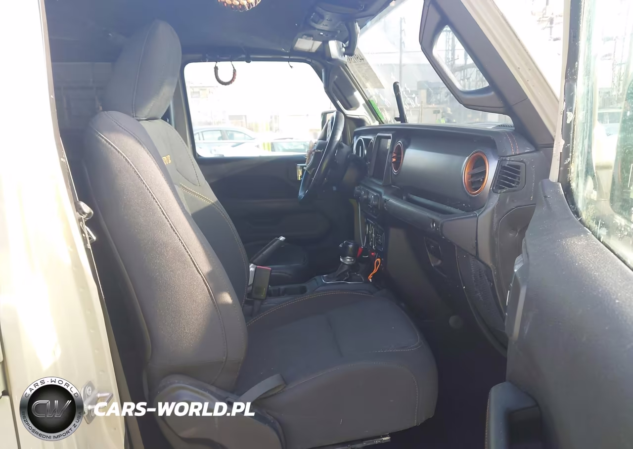 2020 Jeep Gladiator Mojave 4X4 VIN:1C6JJTEG8LL209666 - 5