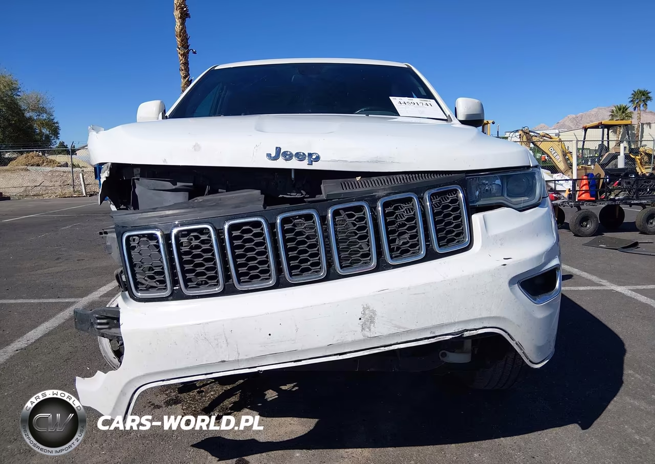 2018 Jeep Grand Cherokee Laredo E 4X4 VIN:1C4RJFAG4JC129653 - 12