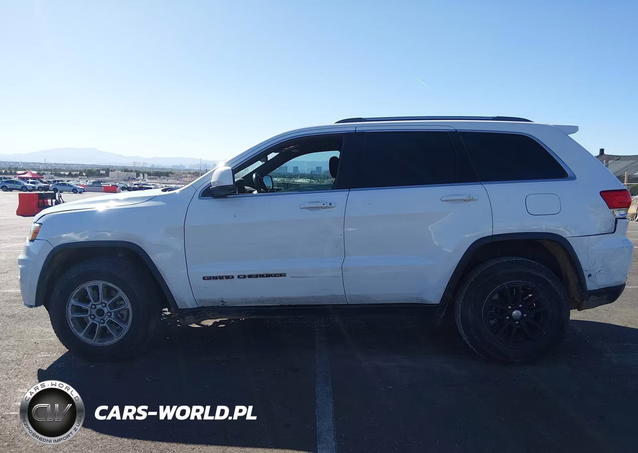 2018 Jeep Grand Cherokee Laredo E 4X4 VIN:1C4RJFAG4JC129653 - 14