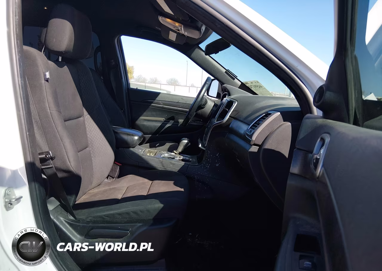 2018 Jeep Grand Cherokee Laredo E 4X4 VIN:1C4RJFAG4JC129653 - 5