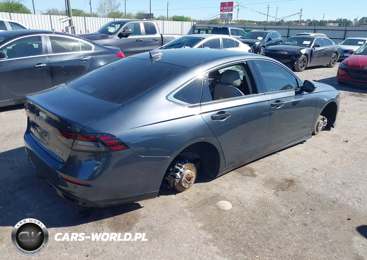 2024 Honda Accord Hybrid Touring VIN:1HGCY2F82RA050857 - 4