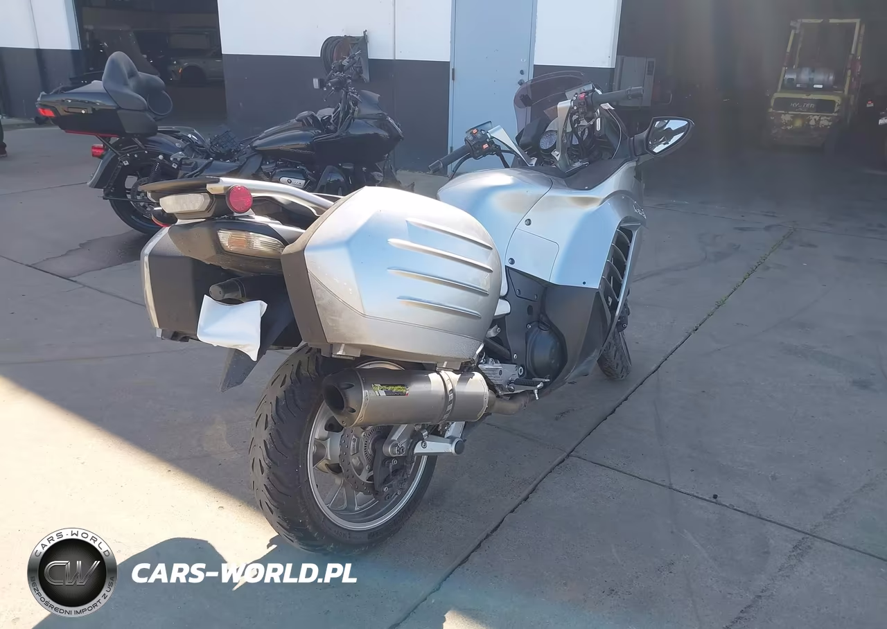 2011 Kawasaki Zg1400 C VIN:JKBZGNC15BA008280 - 4