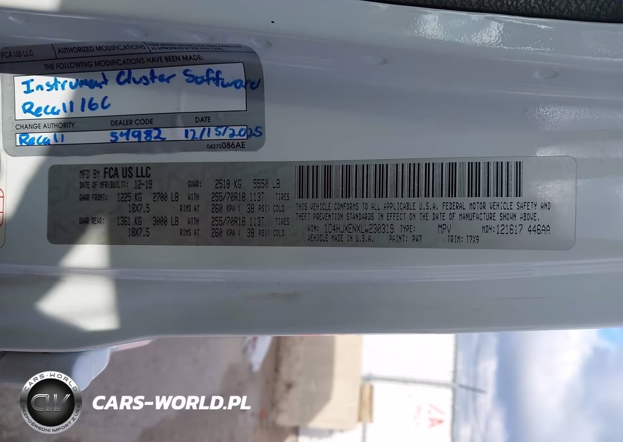 2020 Jeep Wrangler Unlimited Sahara 4X4 VIN:1C4HJXENXLW230319 - 9