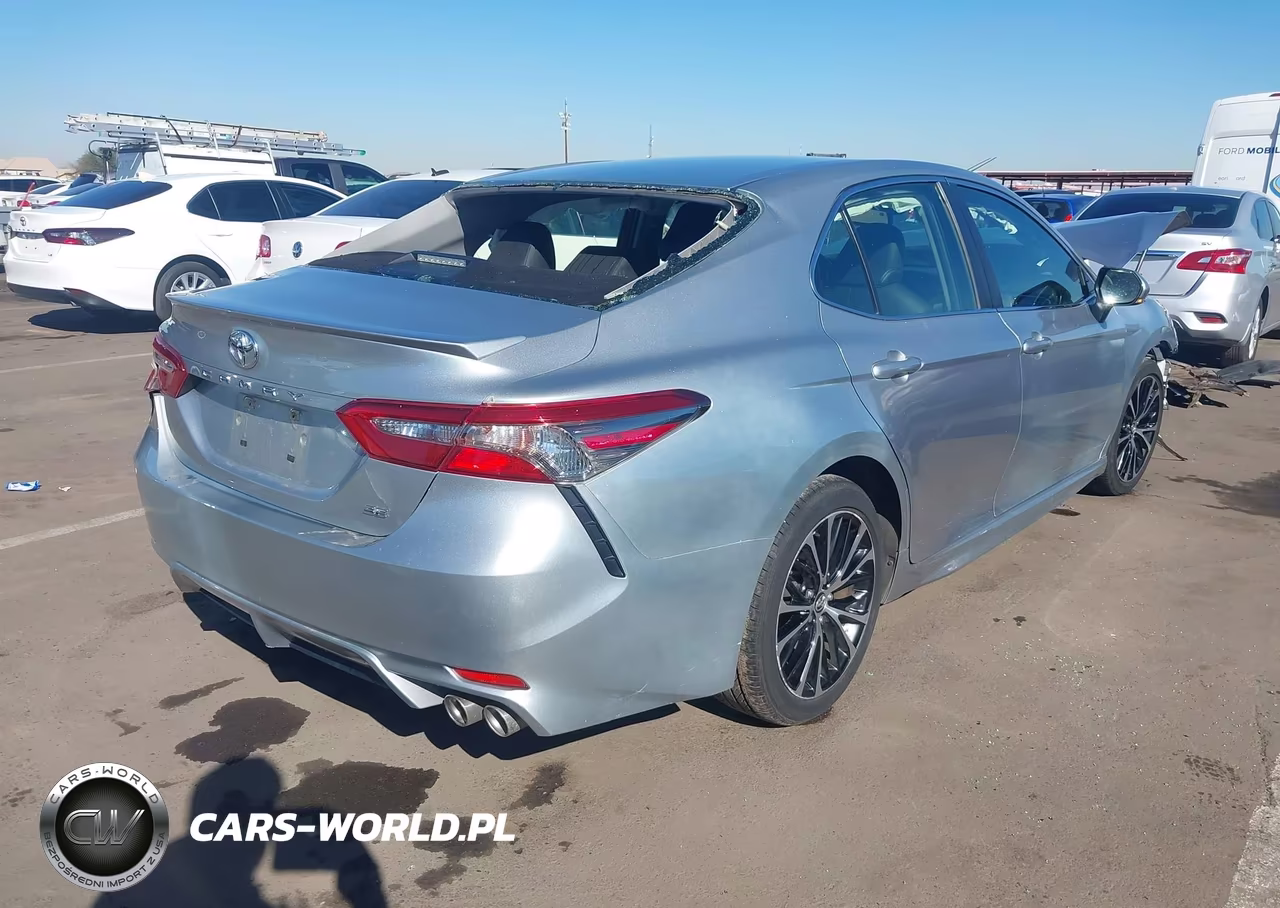 2018 Toyota Camry Se VIN:JTNB11HK8J3048083 - 4