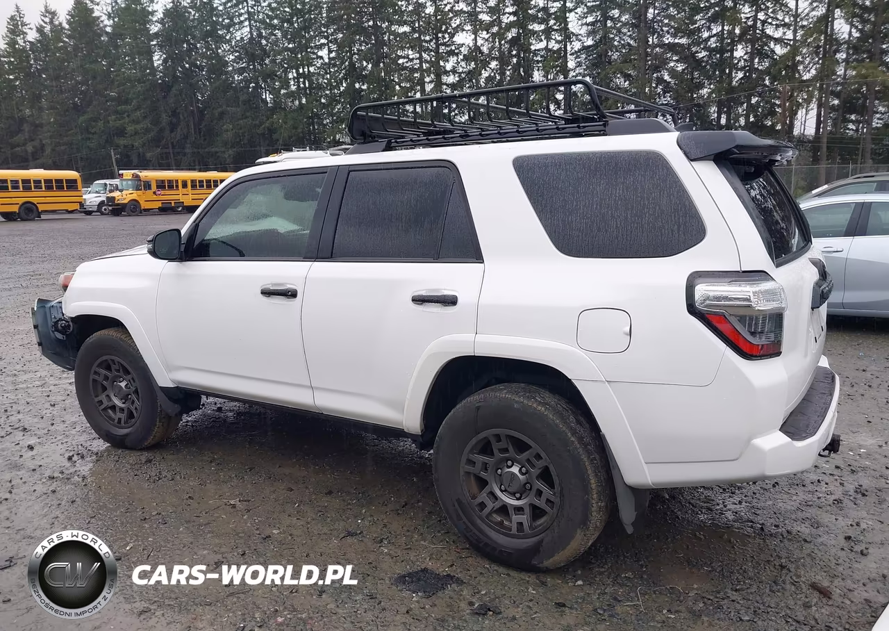 2020 Toyota 4Runner Venture Special Edition VIN:JTEBU5JRXL5835632 - 15