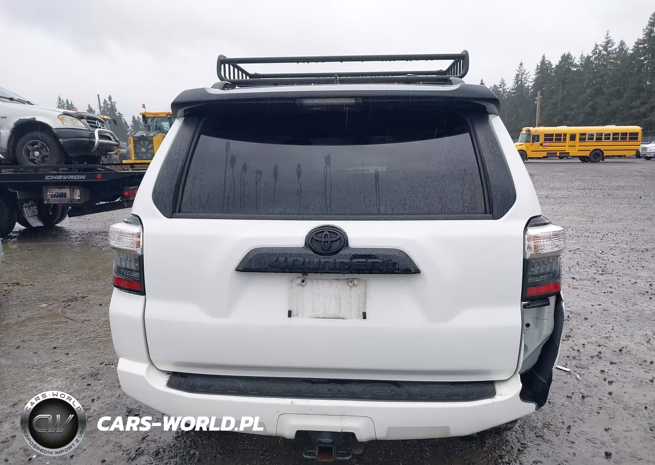 2020 Toyota 4Runner Venture Special Edition VIN:JTEBU5JRXL5835632 - 17