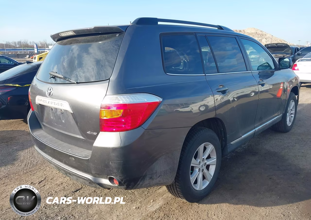 2011 Toyota Highlander Base V6 VIN:5TDBK3EH4BS044098 - 4