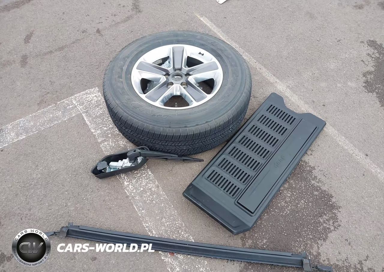2020 Jeep Wrangler Unlimited Sahara 4X4 VIN:1C4HJXEN5LW230311 - 12