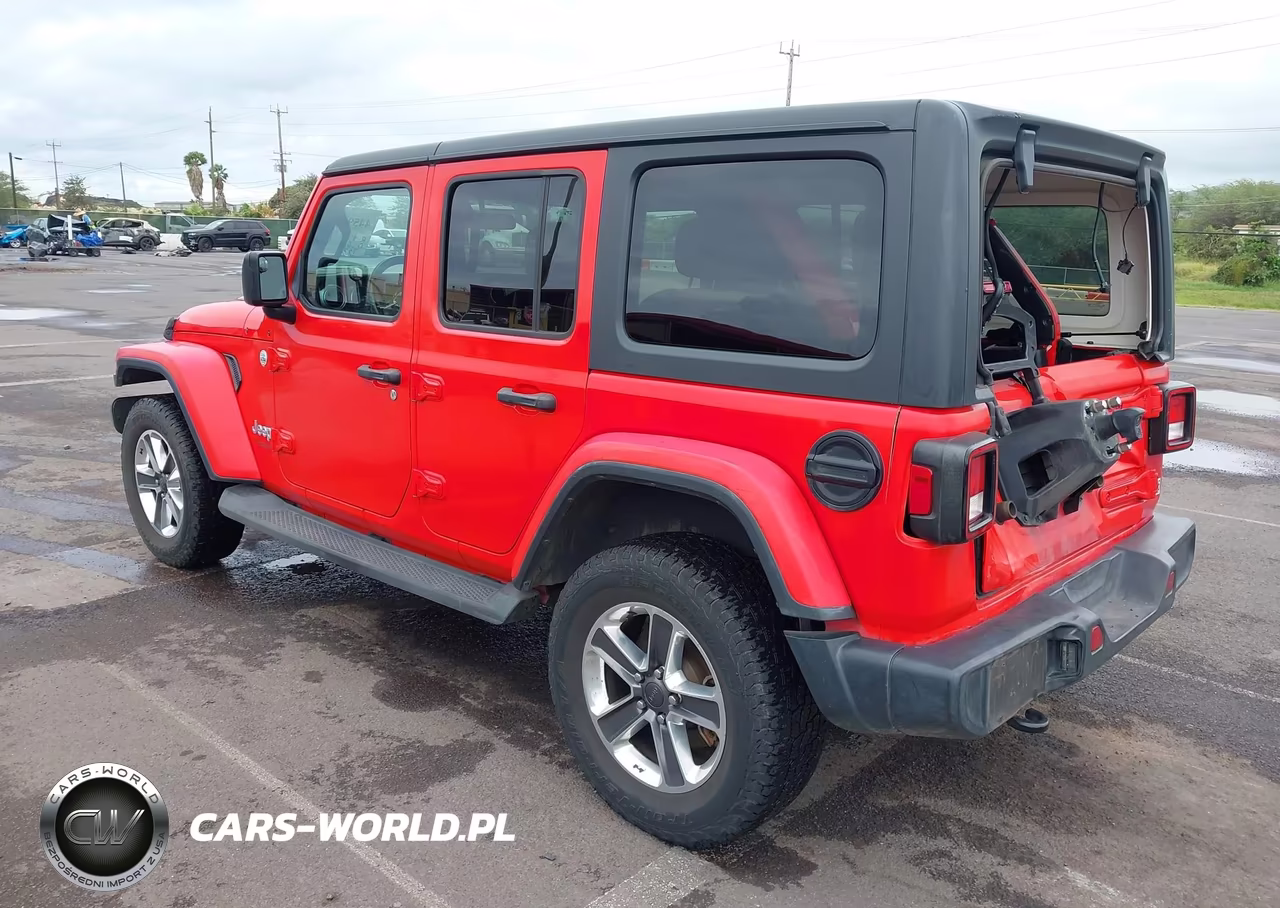2020 Jeep Wrangler Unlimited Sahara 4X4 VIN:1C4HJXEN5LW230311 - 3