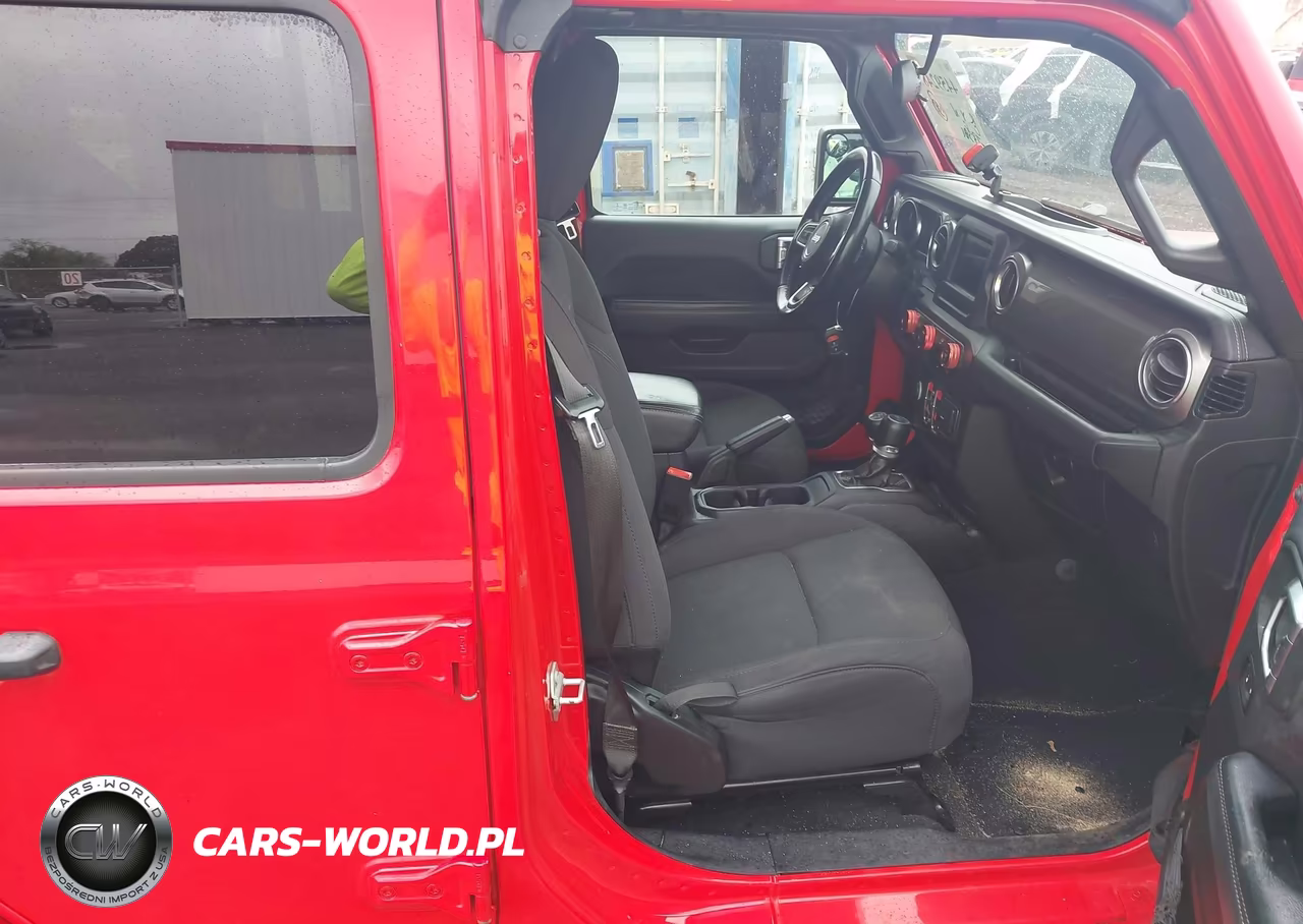 2020 Jeep Wrangler Unlimited Sahara 4X4 VIN:1C4HJXEN5LW230311 - 5