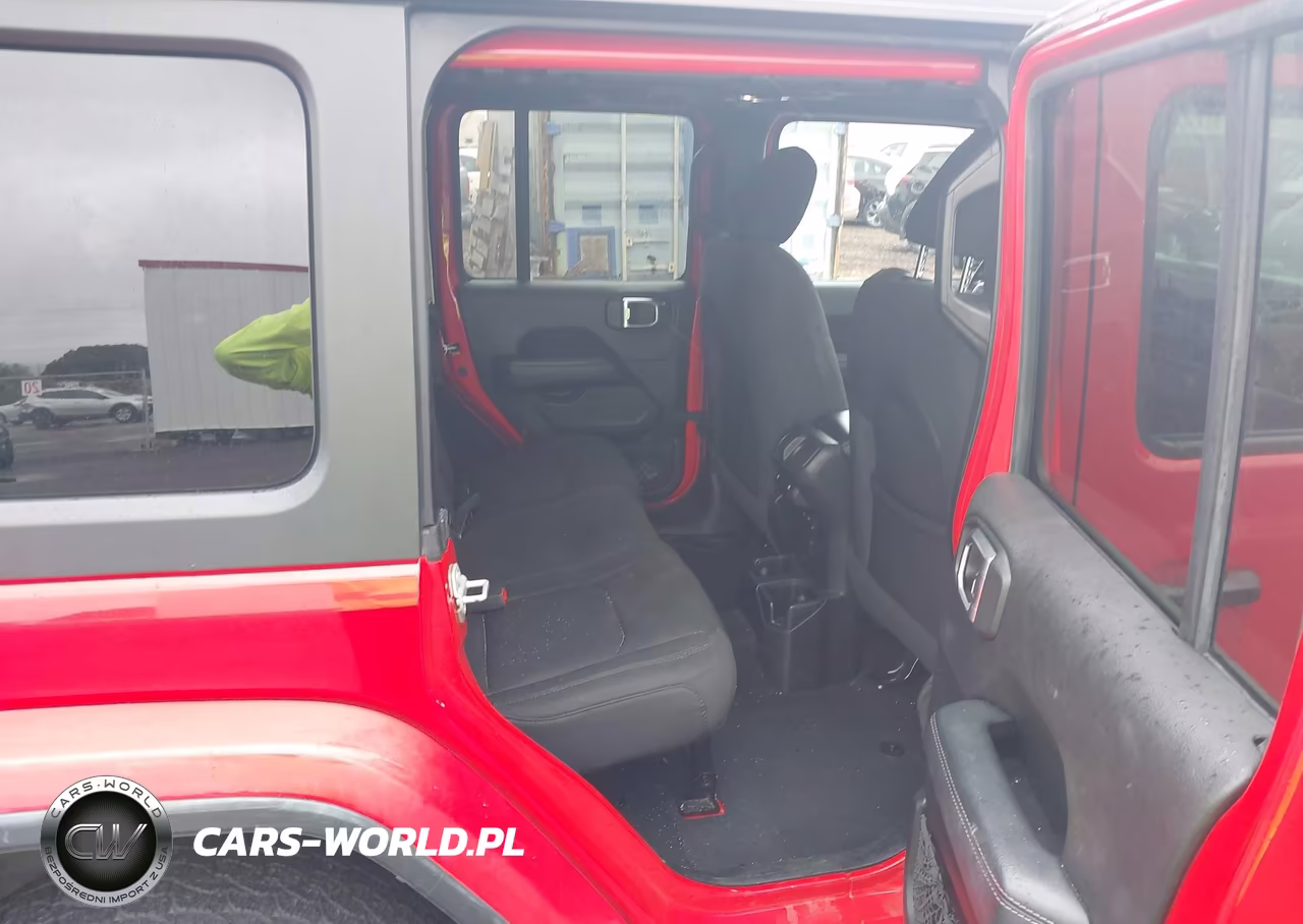 2020 Jeep Wrangler Unlimited Sahara 4X4 VIN:1C4HJXEN5LW230311 - 8