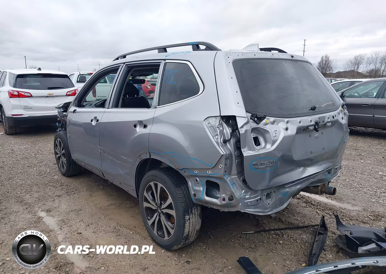2023 Subaru Forester Limited VIN:JF2SKAPC6PH464576 - 3