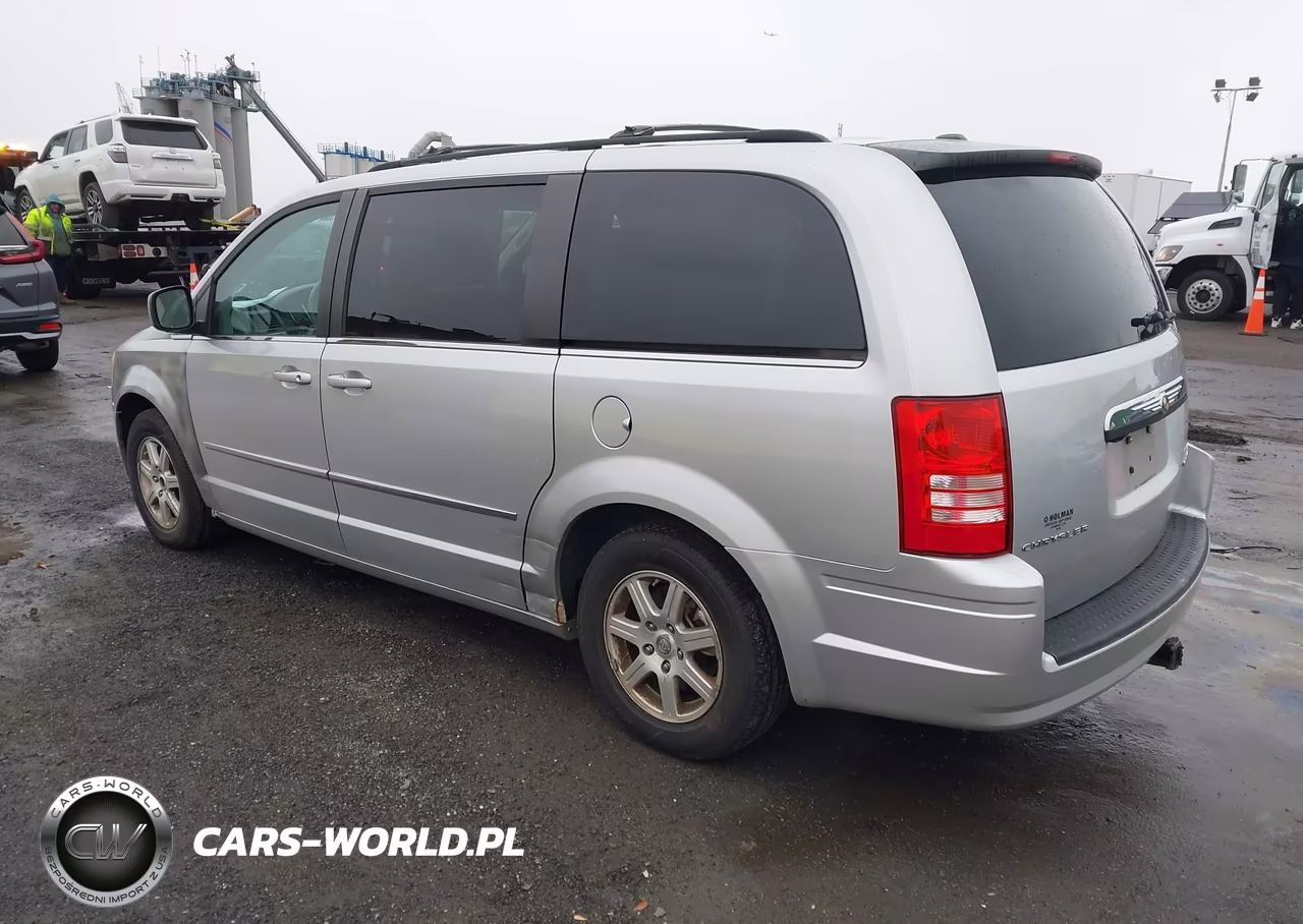 2010 Chrysler Town & Country Touring VIN:2A4RR5D18AR126525 - 3