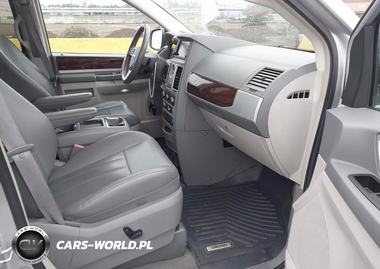 2010 Chrysler Town & Country Touring VIN:2A4RR5D18AR126525 - 5