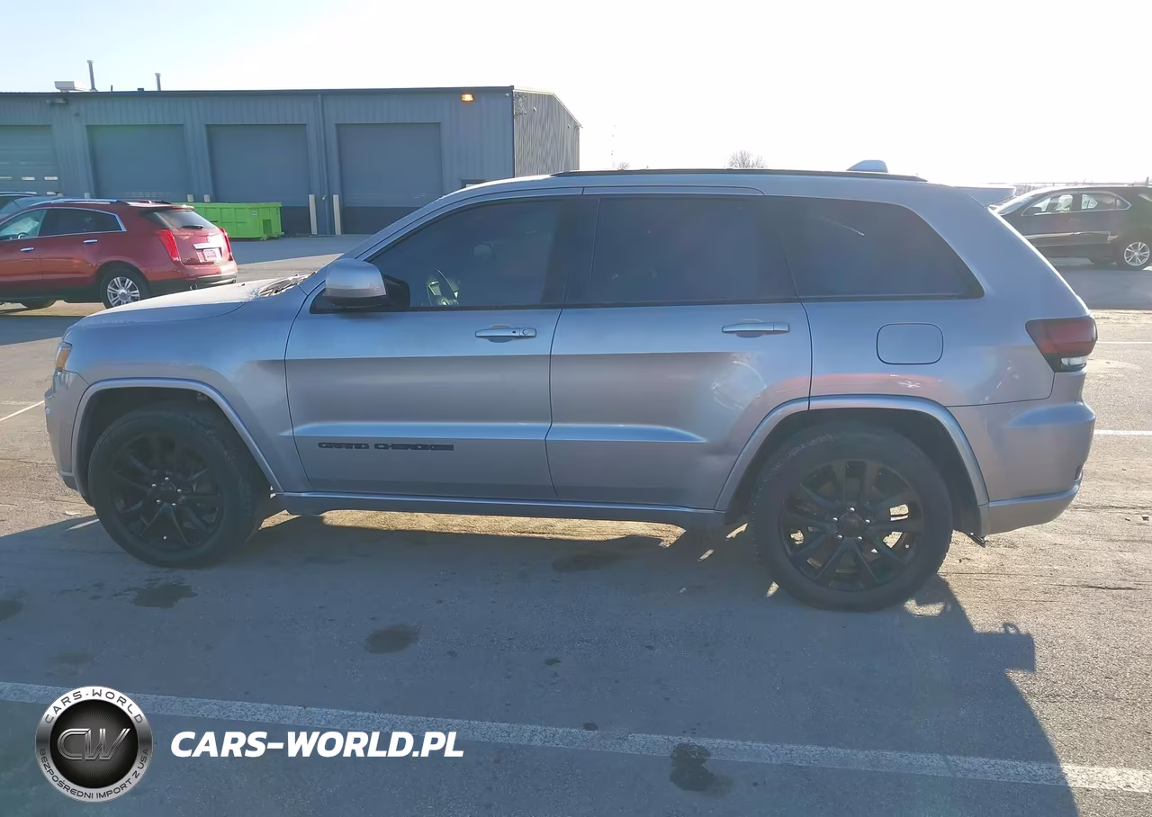 2017 Jeep Grand Cherokee Altitude 4X4 VIN:1C4RJFAG2HC855926 - 14