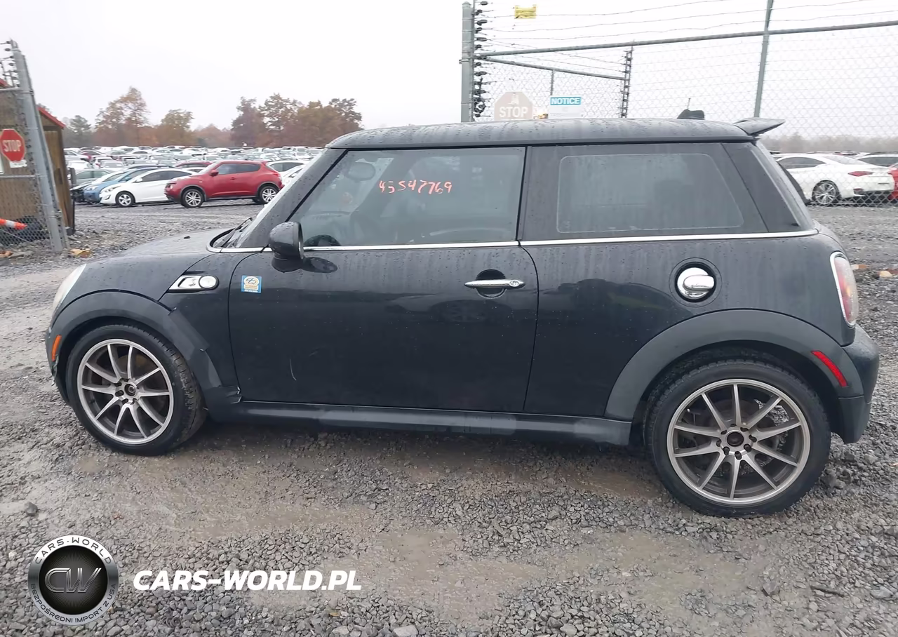 2007 Mini Cooper S VIN:WMWMF735X7TL83855 - 14