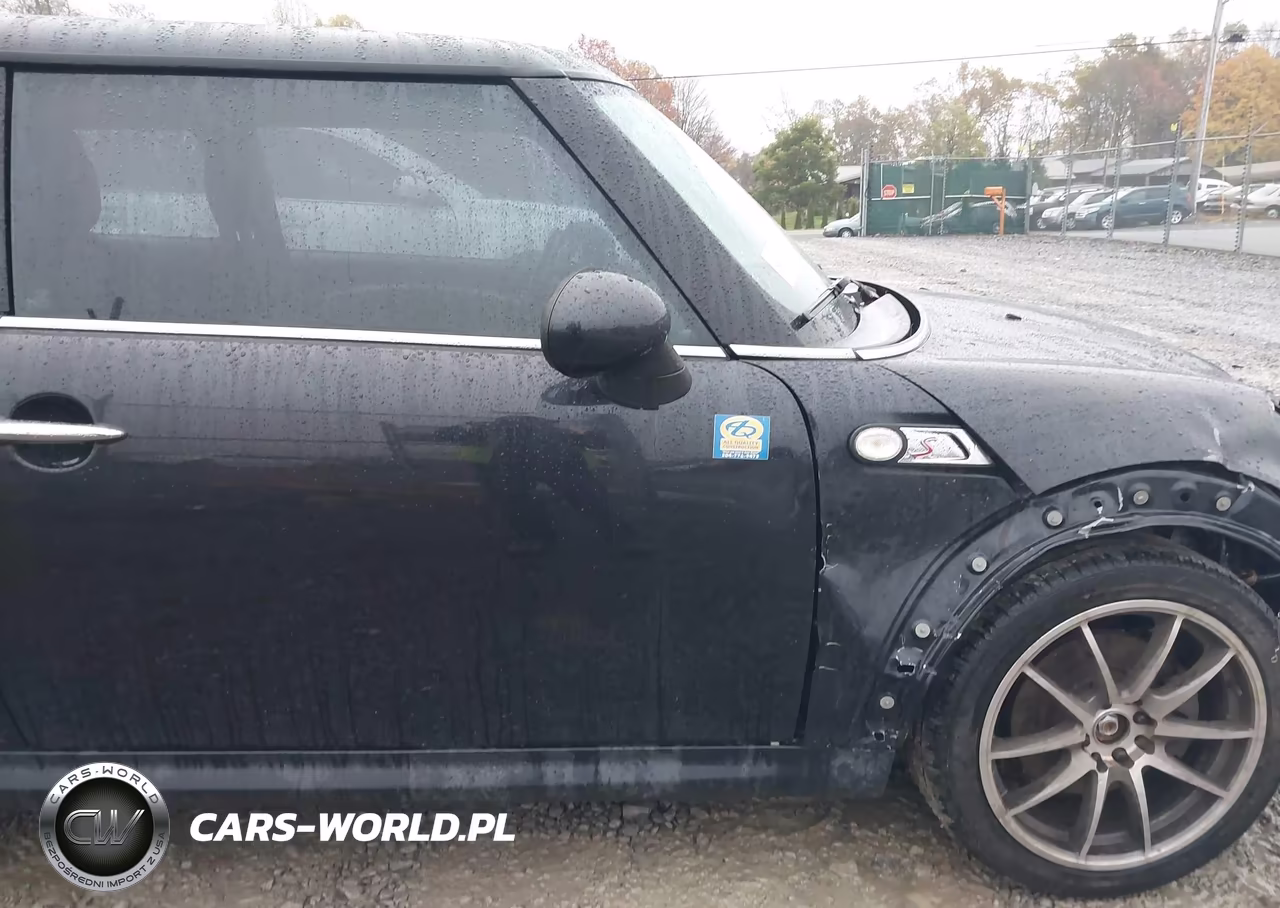 2007 Mini Cooper S VIN:WMWMF735X7TL83855 - 17