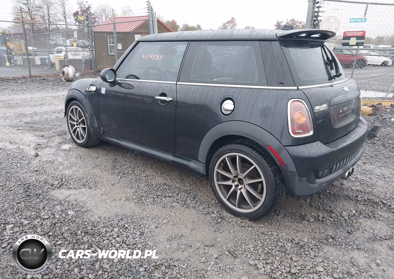 2007 Mini Cooper S VIN:WMWMF735X7TL83855 - 3