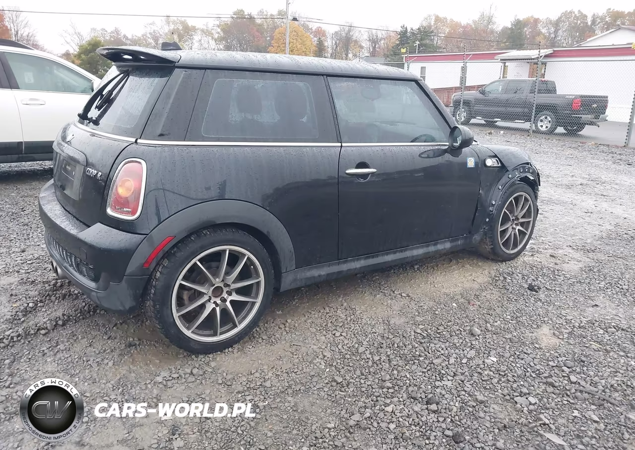 2007 Mini Cooper S VIN:WMWMF735X7TL83855 - 4