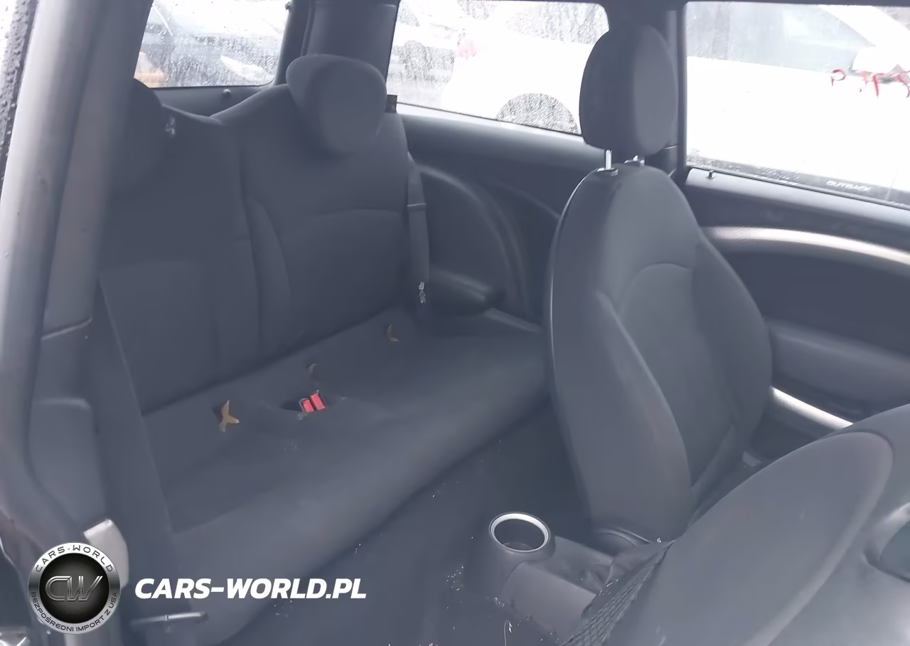 2007 Mini Cooper S VIN:WMWMF735X7TL83855 - 8