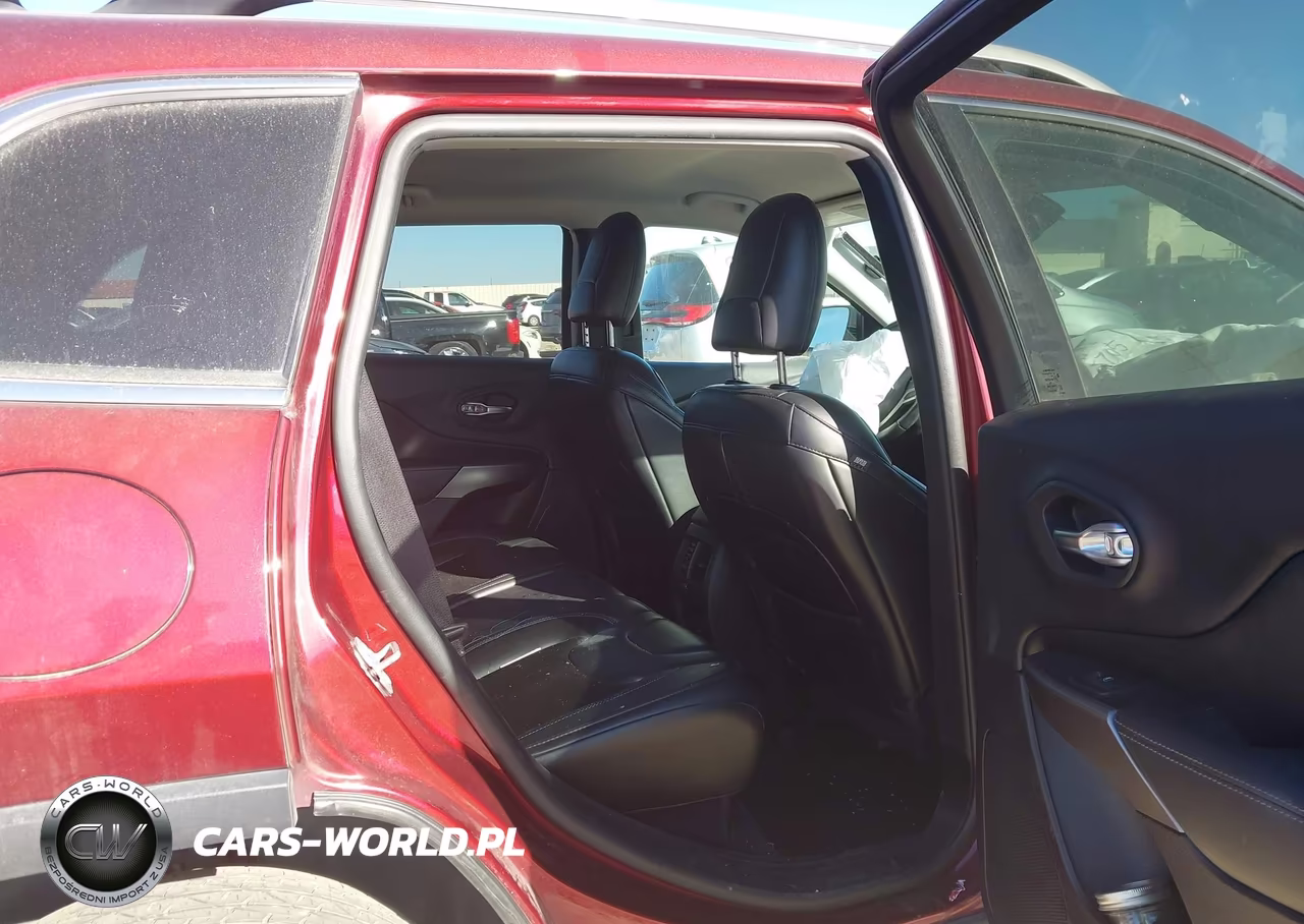 2019 Jeep Cherokee Latitude Plus Fwd VIN:1C4PJLLB1KD205705 - 8