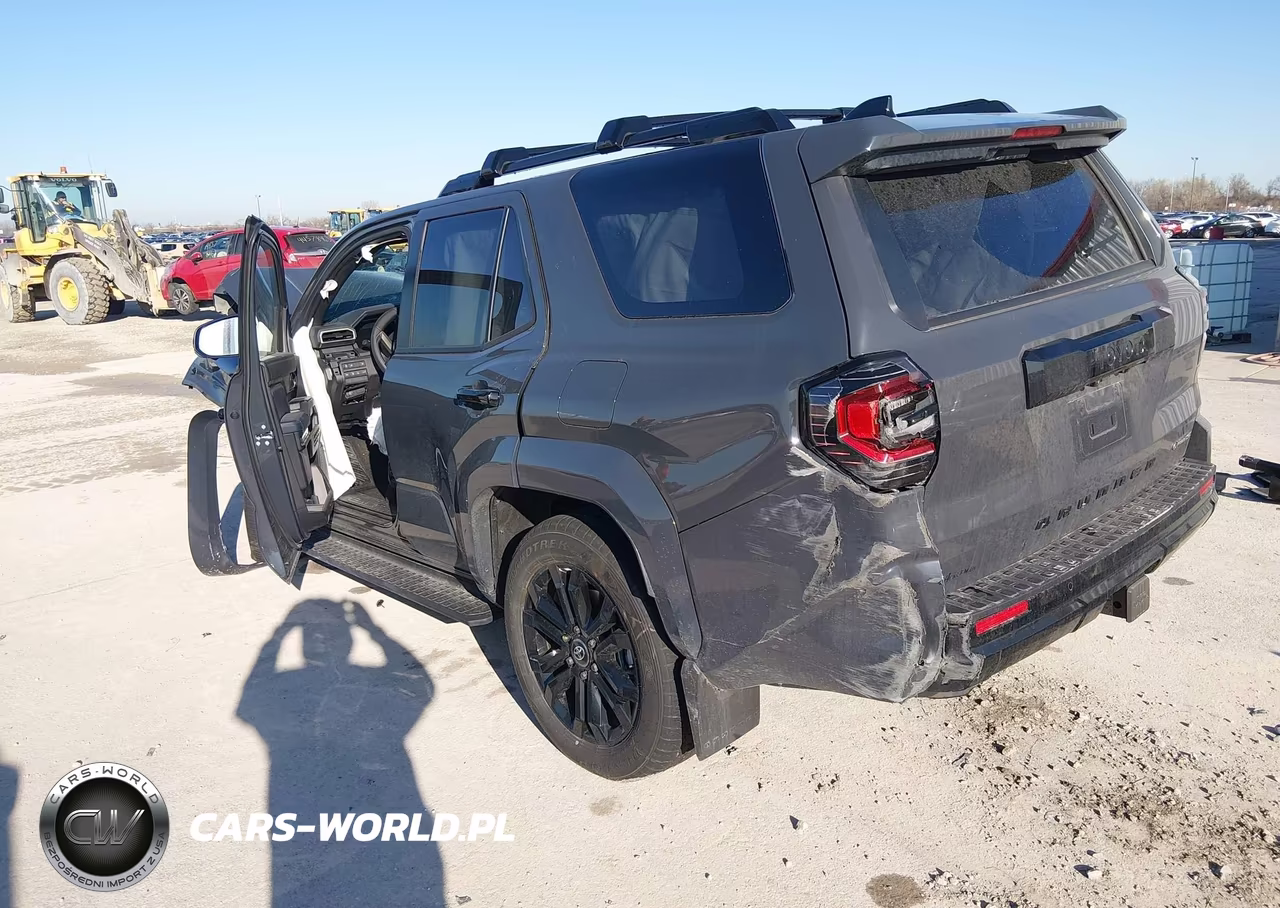 2026 Toyota 4Runner Hybrid Platinum VIN:JTEVB5BR5T5029604 - 3
