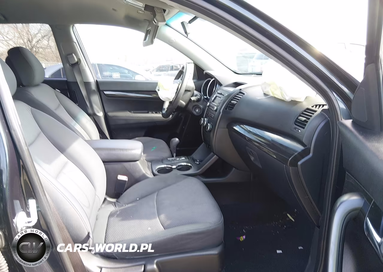 2013 Kia Sorento Lx VIN:5XYKT3A17DG379670 - 5