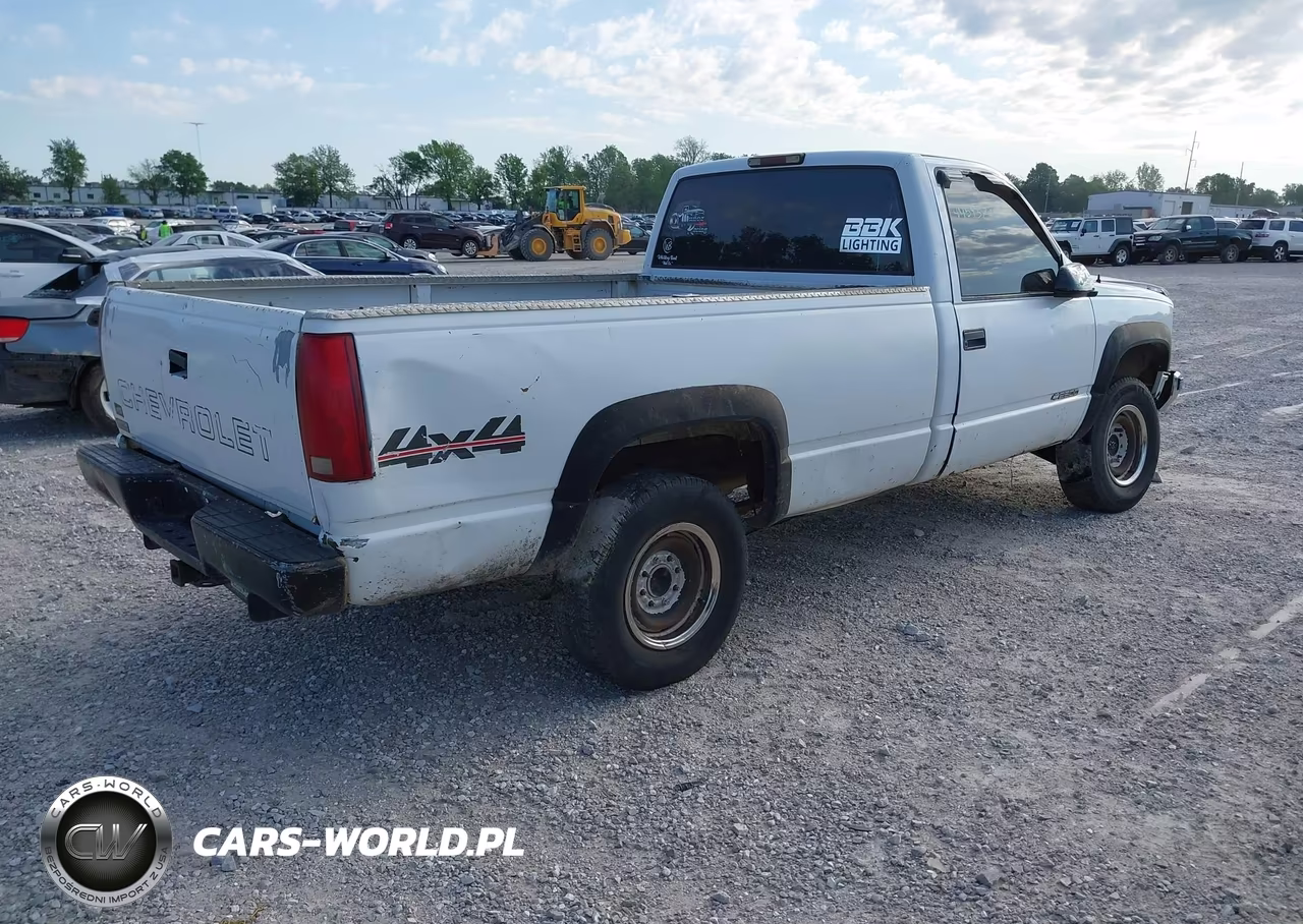 1999 Chevrolet K2500 VIN:1GCGK24R3XR710271 - 4