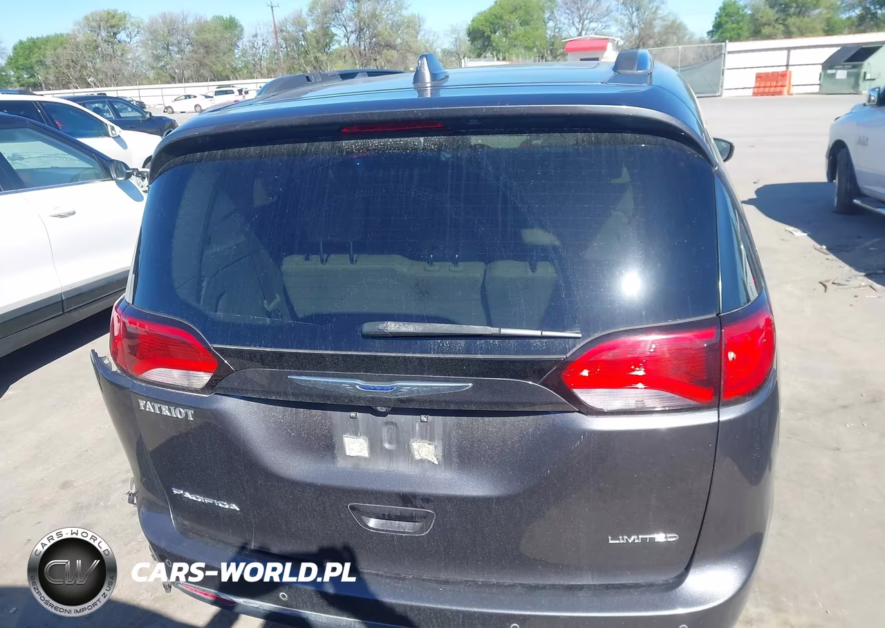 2019 Chrysler Pacifica Limited VIN:2C4RC1GG3KR551586 - 16