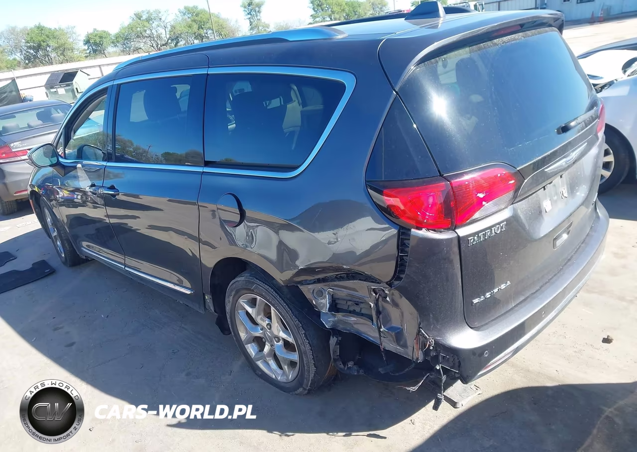 2019 Chrysler Pacifica Limited VIN:2C4RC1GG3KR551586 - 3