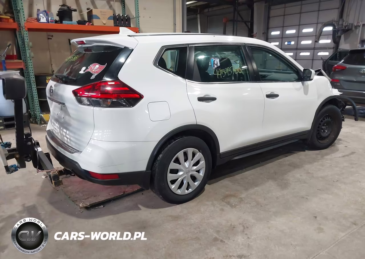 2017 Nissan Rogue S VIN:5N1AT2MT8HC845132 - 4